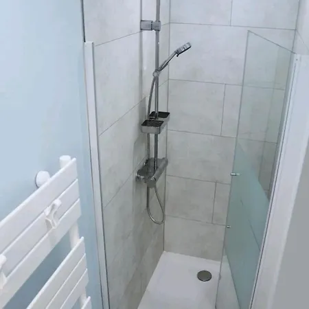 Independante - Wc Et Sdb Privatifs *